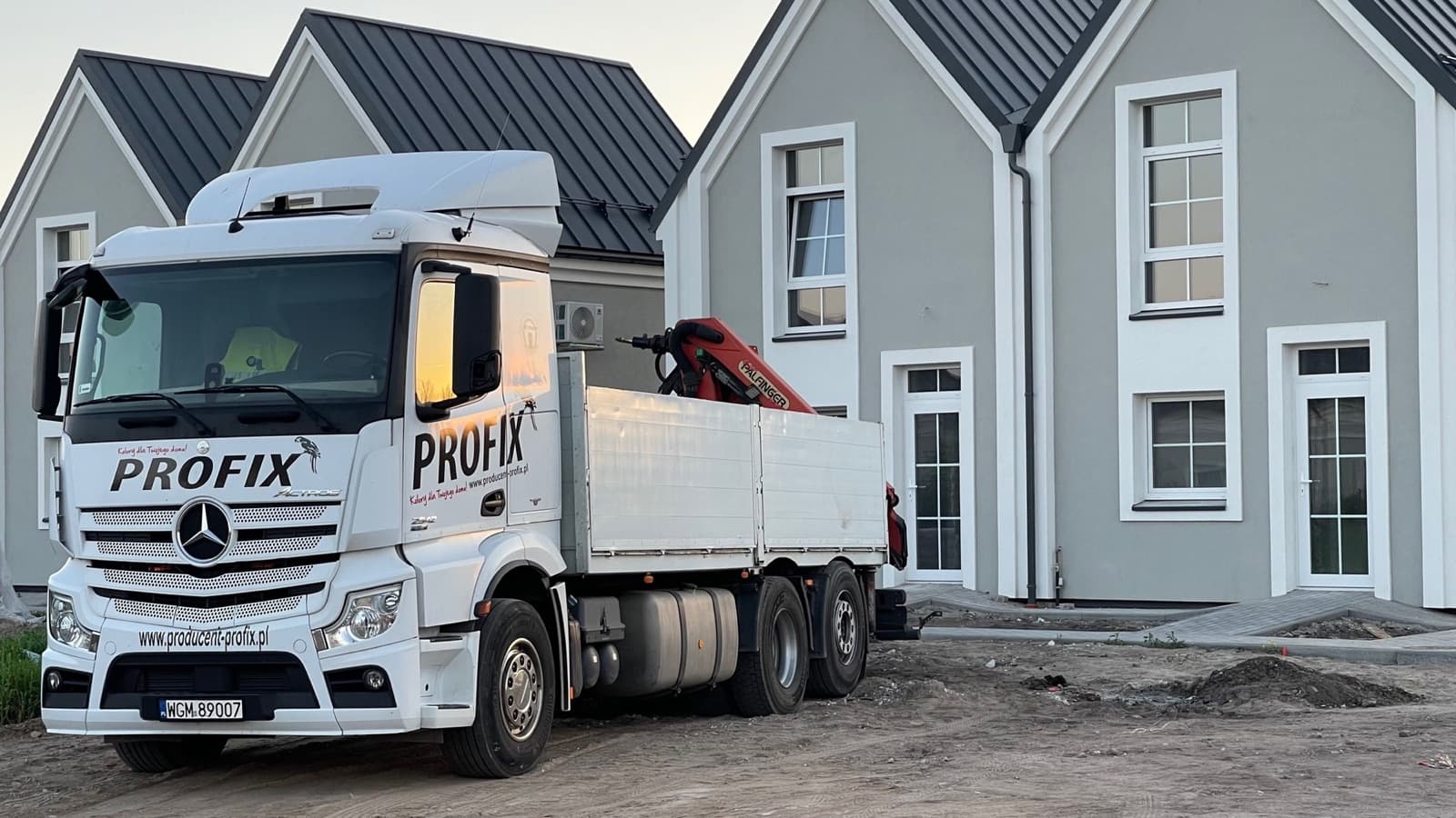 Ciężarówka PROFIX, flota transportowa producenta z Krzeszowic